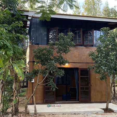 Baan Nork Farmstay บ้านนอก ฟาร์มสเตย์ Nong Nam Daeng Exterior photo